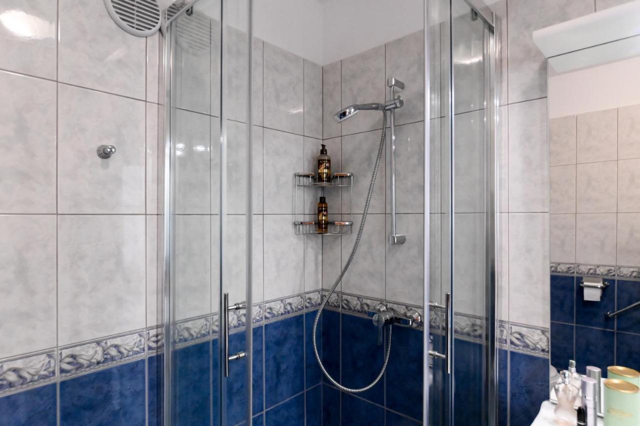 Rossy Apartment Рийека Екстериор снимка
