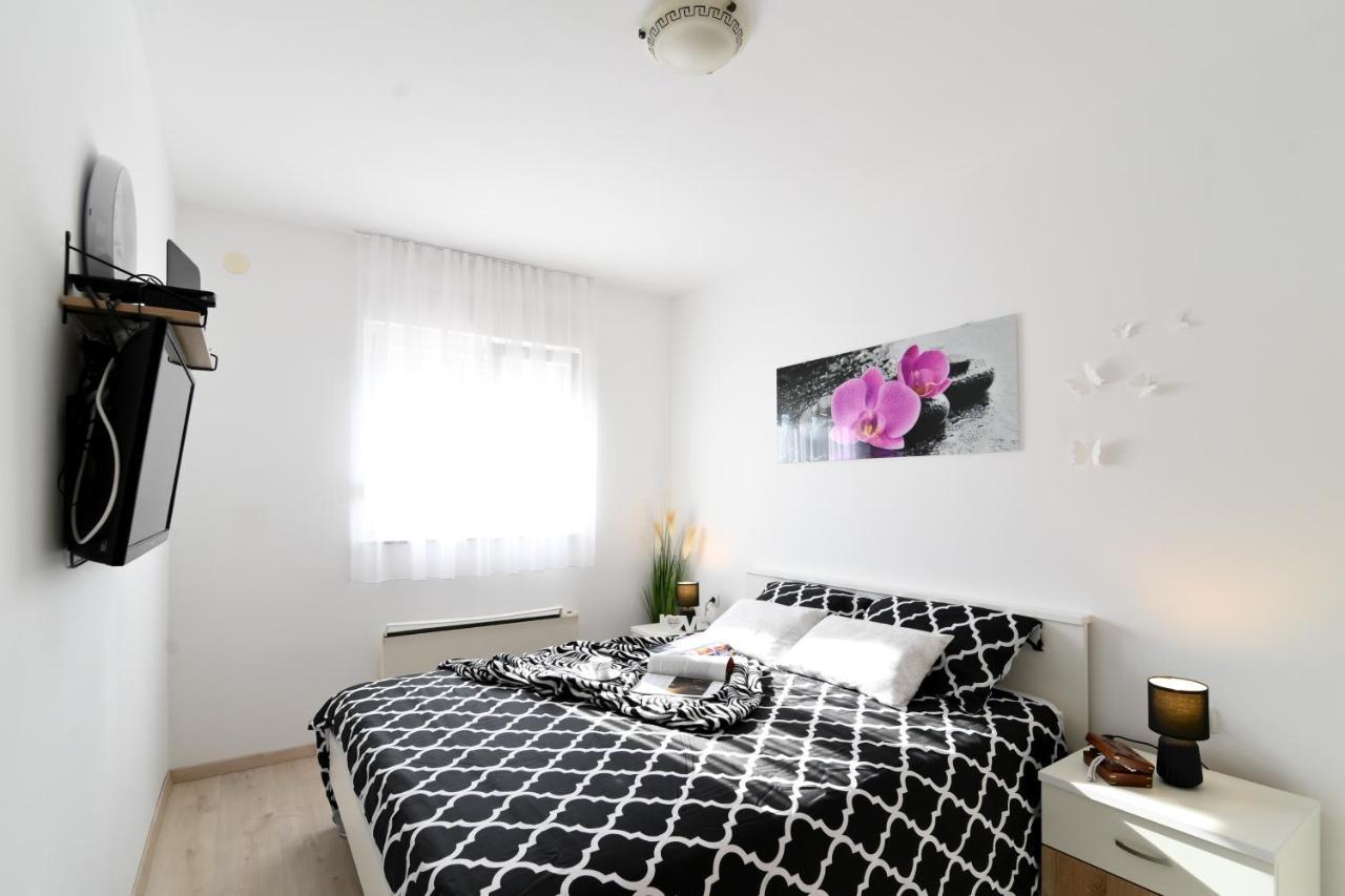 Rossy Apartment Рийека Екстериор снимка