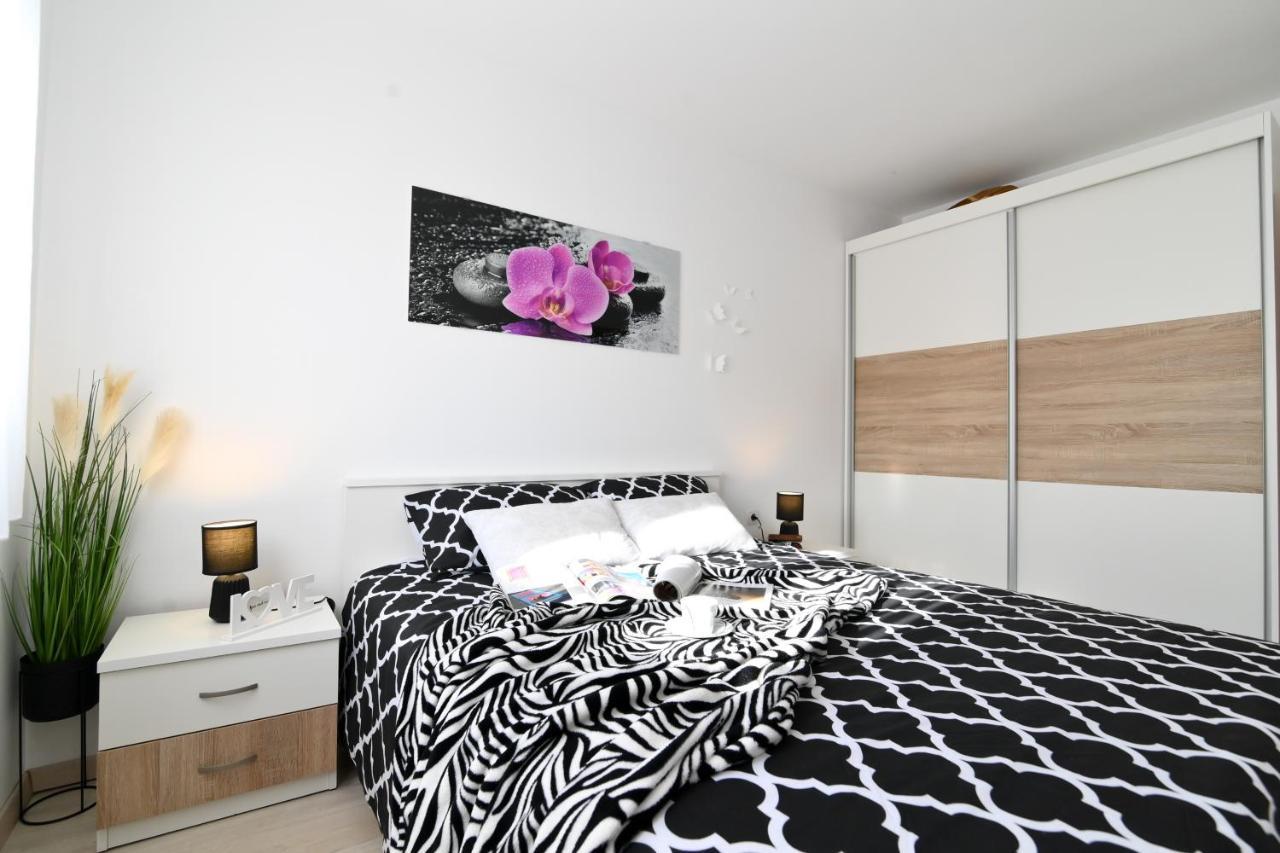 Rossy Apartment Рийека Екстериор снимка